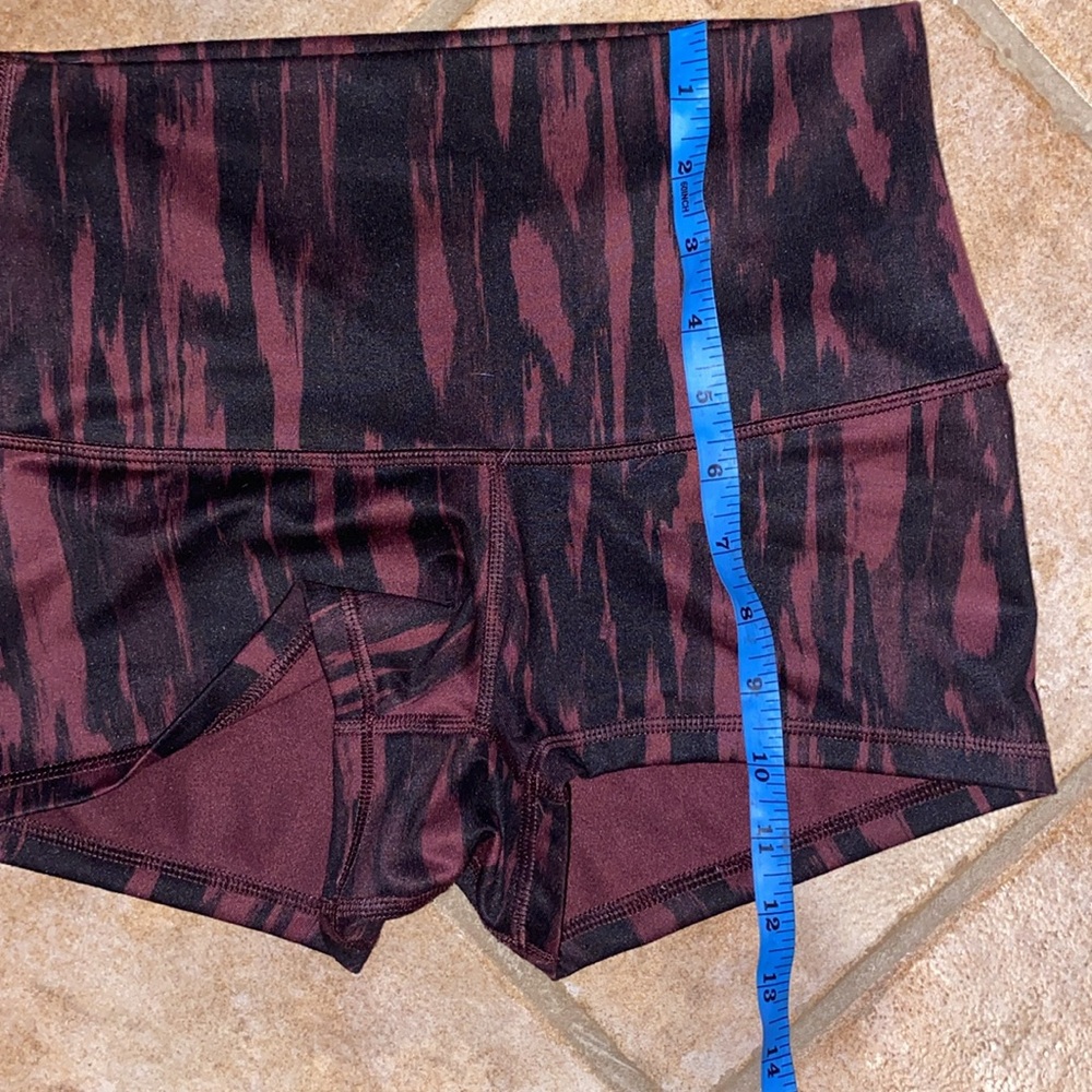 Lululemon Biker Shorts, 2.5 - Picture 5 of 7